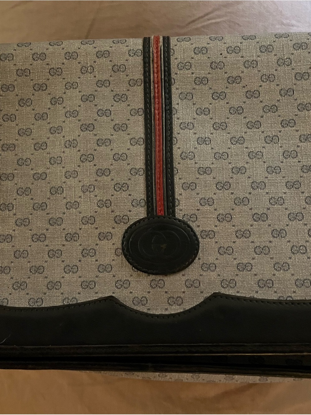 Gucci vintage crossbody bag Beige and Black with Red-Accent Stripe